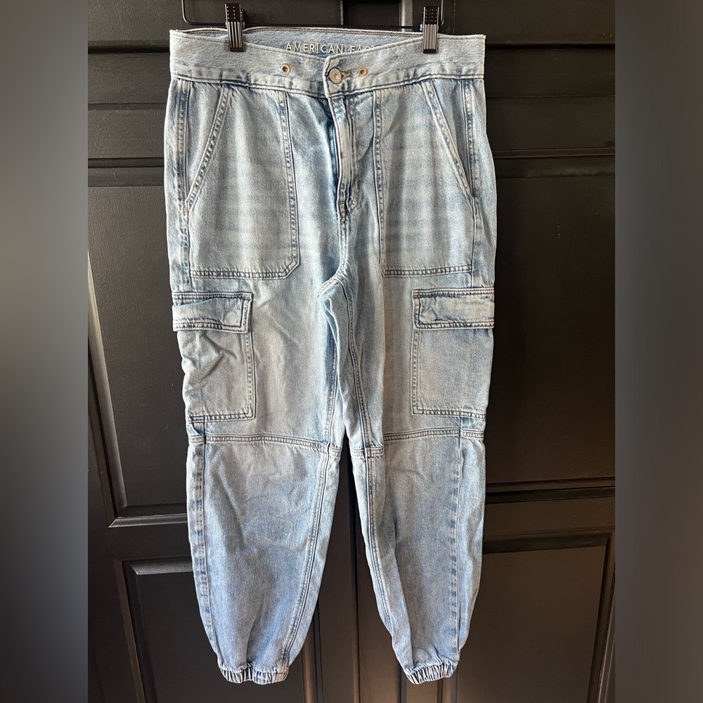 American Eagle High Waisted Denim Jogger Size 6 Cargo Joggers